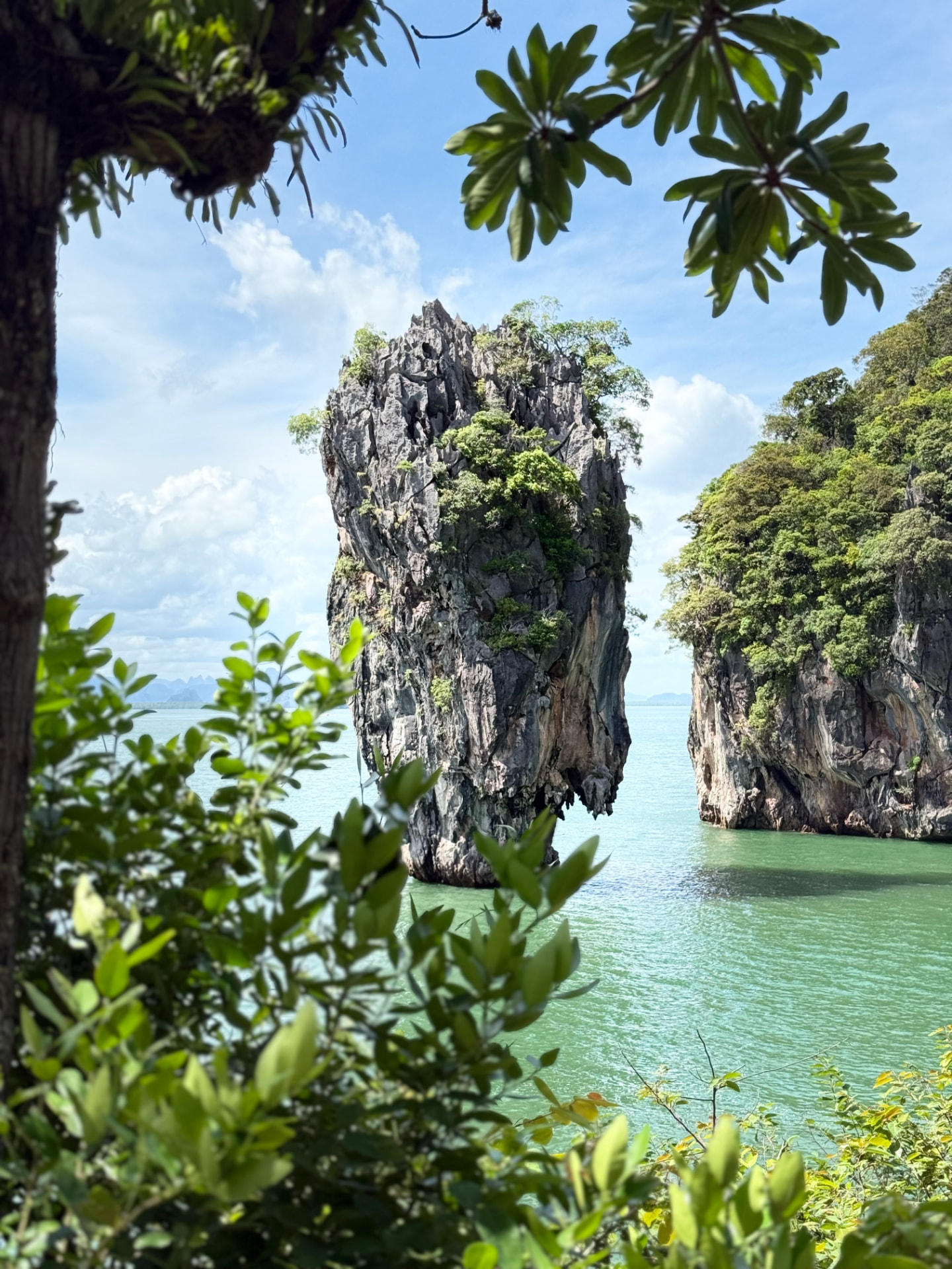 007 Bond Island
